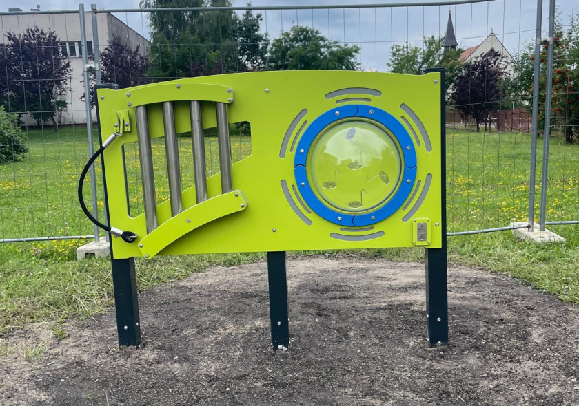 Wykonanie strefy rekreacyjnej w formie terenu sensoryczno-edukacyjnego